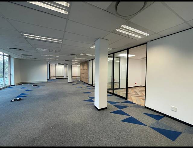 395M² OFFICE TO LET IN BRYANSTON